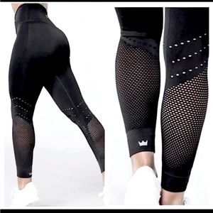 SHEFIT Crossover Leggings Black Seamless Yoga Pants Athletic Cutouts Gym Skinny